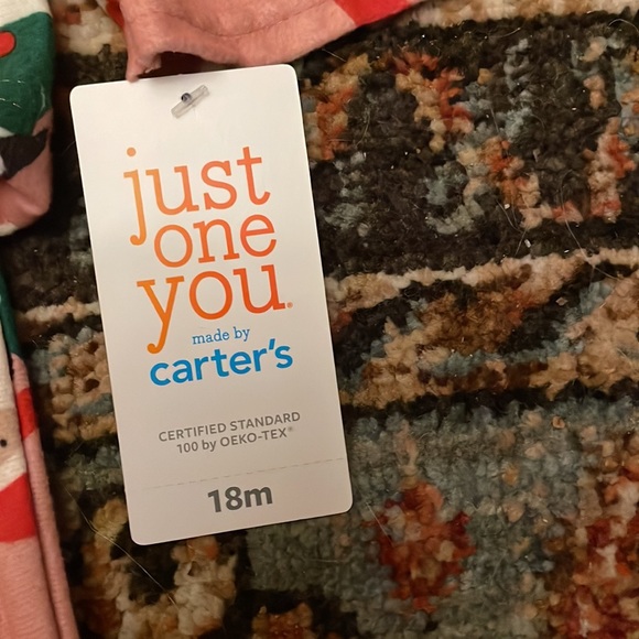 Carter’s Santa Pajama Set - Picture 4 of 6